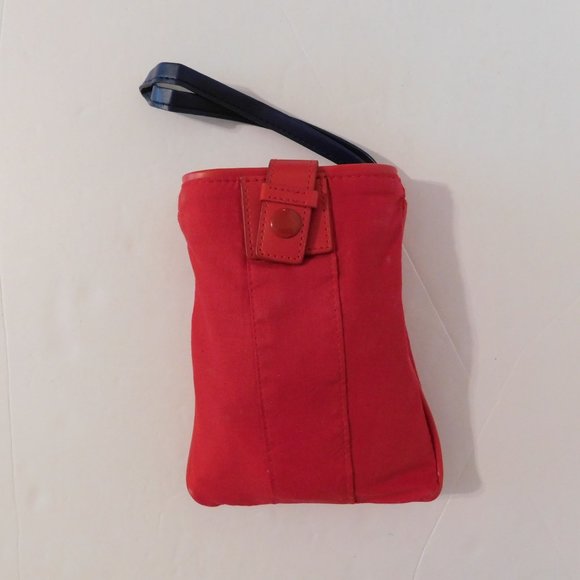 Delta Airlines 1st Class Travel Amenity Kit Red Snap Detachable Strap NEW - Picture 2 of 4